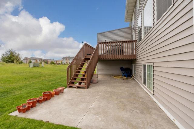 2395 Alysheba Court, Shakopee, MN 55379