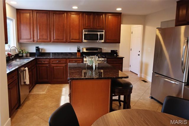 7 Needle Court, O'fallon, MO 63368