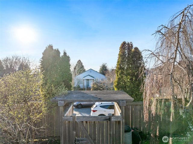 5912 45th Avenue SW, Seattle, WA 98136