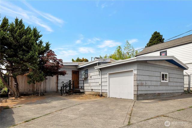 5912 45th Avenue SW, Seattle, WA 98136