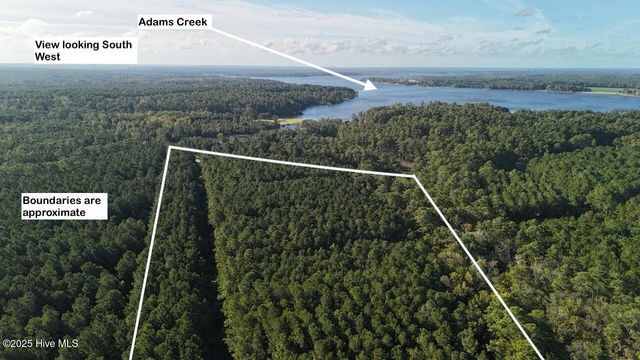 400 4 H Road, Beaufort, NC 28516