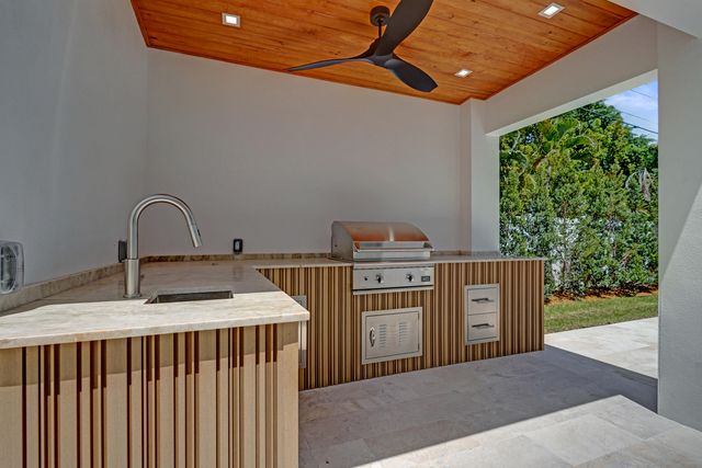 365 NE 3rd Street, Boca Raton, FL 33432