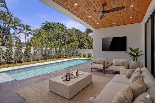 365 NE 3rd Street, Boca Raton, FL 33432