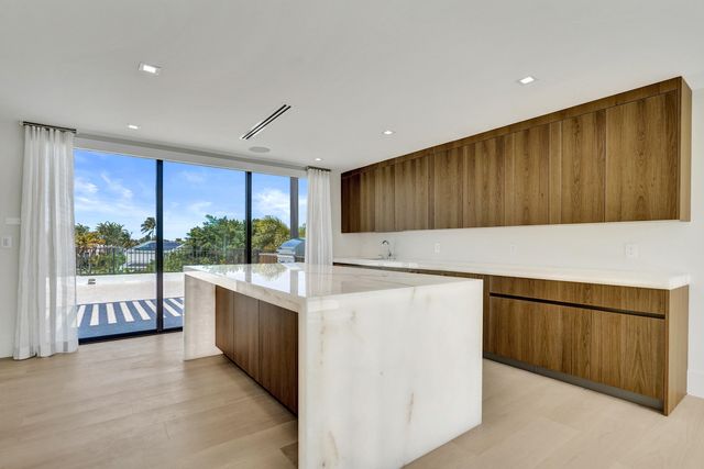 365 NE 3rd Street, Boca Raton, FL 33432