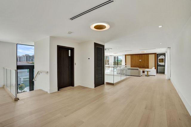 365 NE 3rd Street, Boca Raton, FL 33432