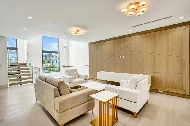 365 NE 3rd Street, Boca Raton, FL 33432