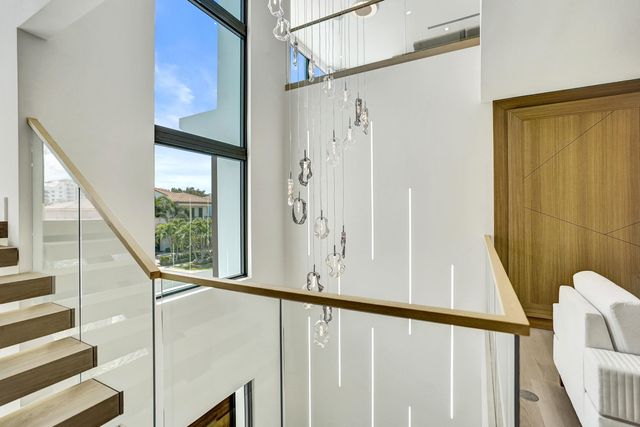365 NE 3rd Street, Boca Raton, FL 33432