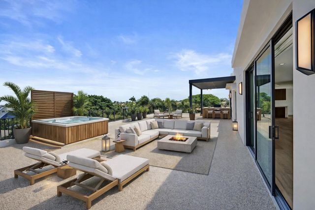 365 NE 3rd Street, Boca Raton, FL 33432