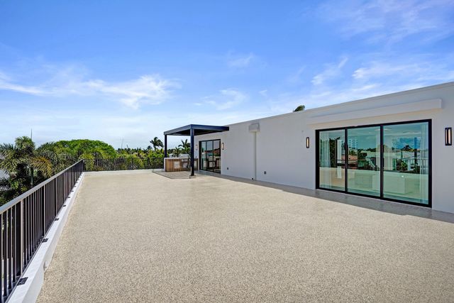 365 NE 3rd Street, Boca Raton, FL 33432