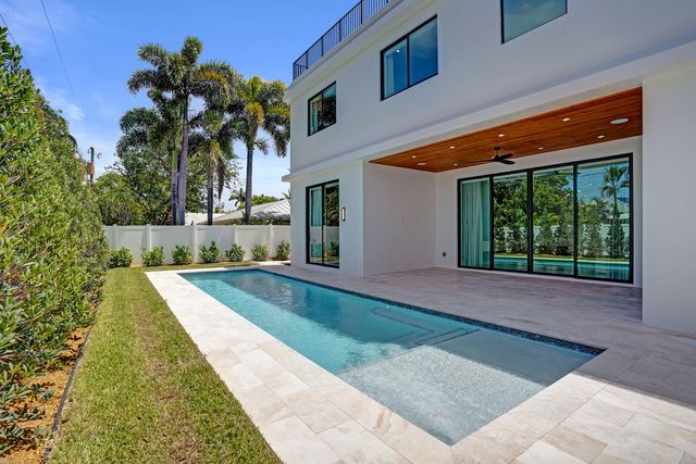365 NE 3rd Street, Boca Raton, FL 33432