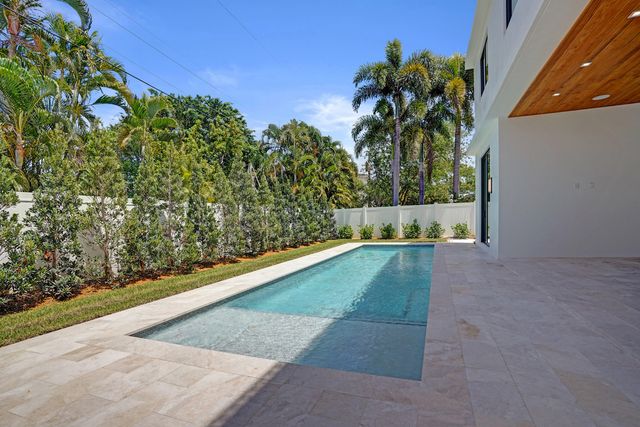 365 NE 3rd Street, Boca Raton, FL 33432