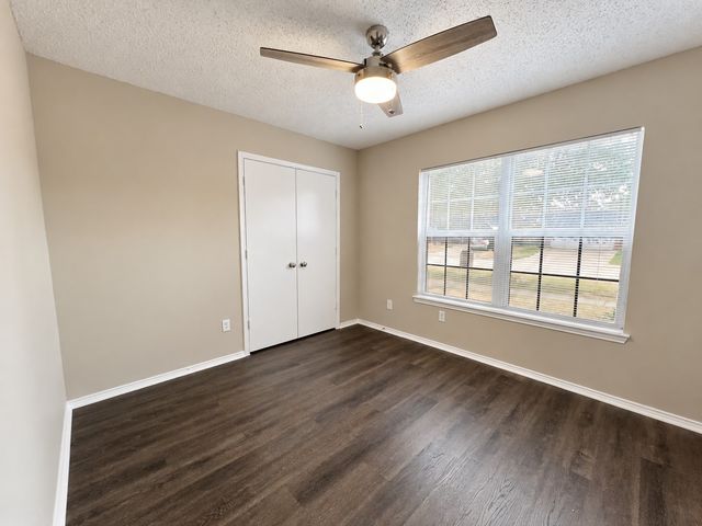 4604 Cool Ridge Court, Fort Worth, TX 76133