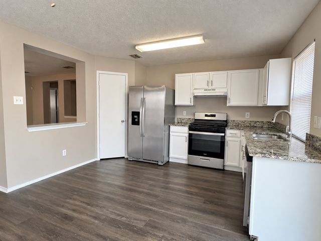 4604 Cool Ridge Court, Fort Worth, TX 76133