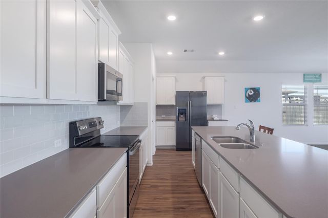 108 Red Buckeye ST, Hutto, TX 78634