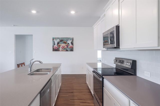 108 Red Buckeye ST, Hutto, TX 78634