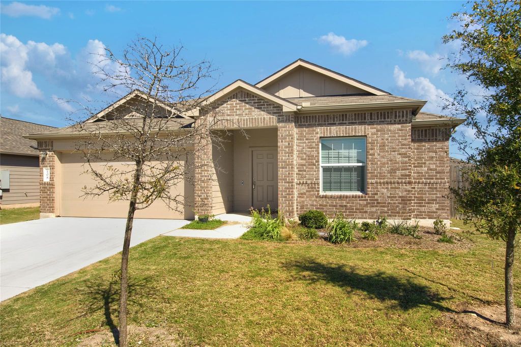 108 Red Buckeye ST, Hutto, TX 78634