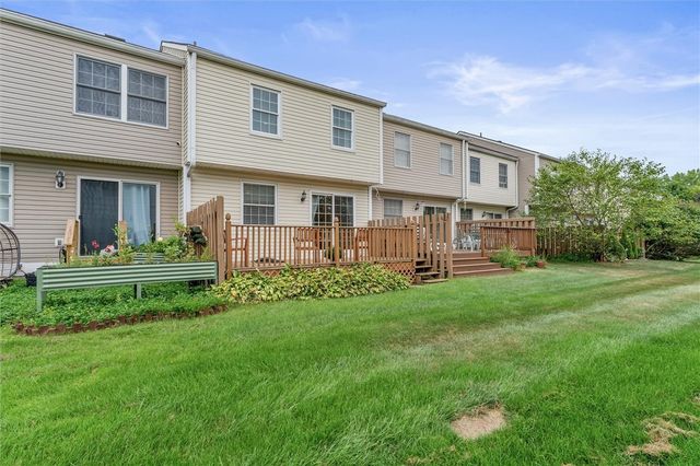 90 Courtshire Lane, Penfield, NY 14526