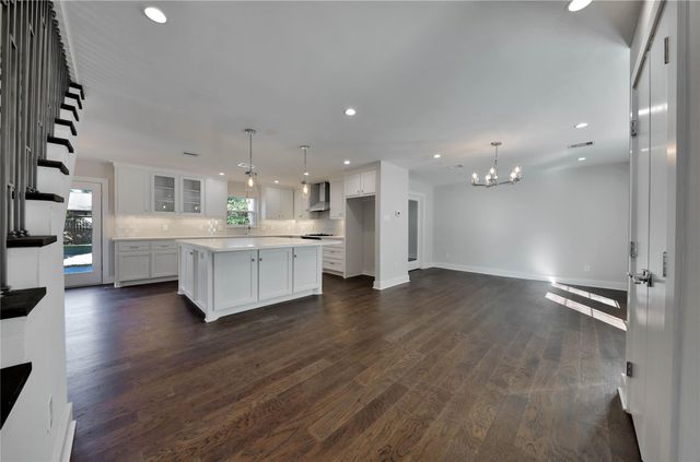 1026 Richelieu Lane, Houston, TX 77018