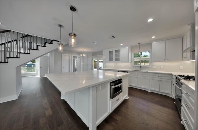 1026 Richelieu Lane, Houston, TX 77018