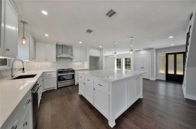 1026 Richelieu Lane, Houston, TX 77018