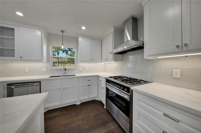 1026 Richelieu Lane, Houston, TX 77018