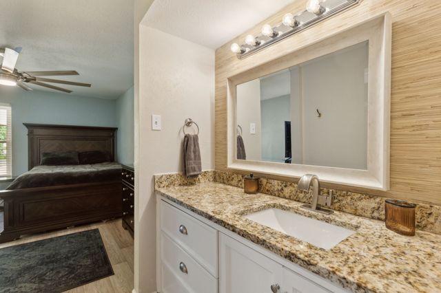 724 Creekwood Court, Lewisville, TX 75067