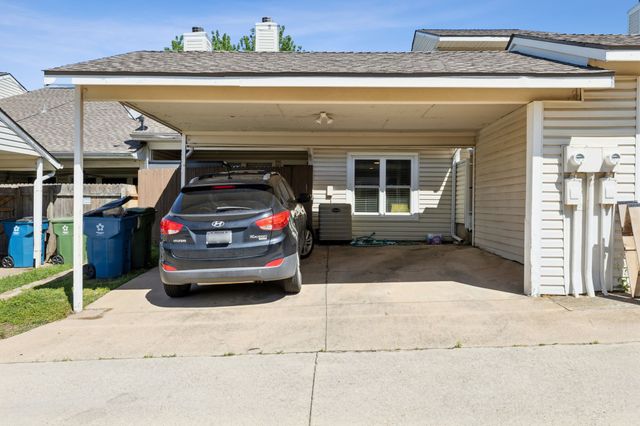 724 Creekwood Court, Lewisville, TX 75067