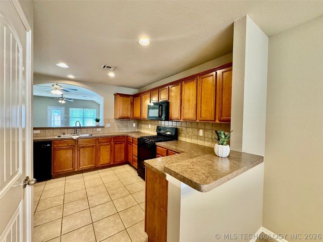 10724 N 146th East Avenue, Owasso, OK 74055