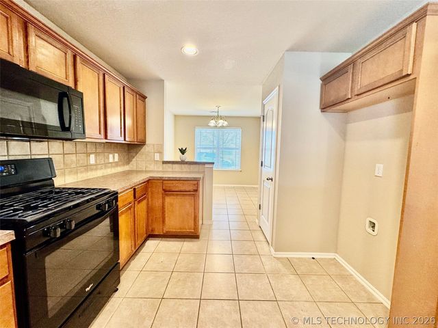 10724 N 146th East Avenue, Owasso, OK 74055