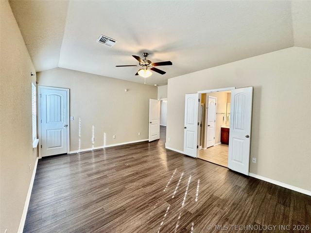 10724 N 146th East Avenue, Owasso, OK 74055