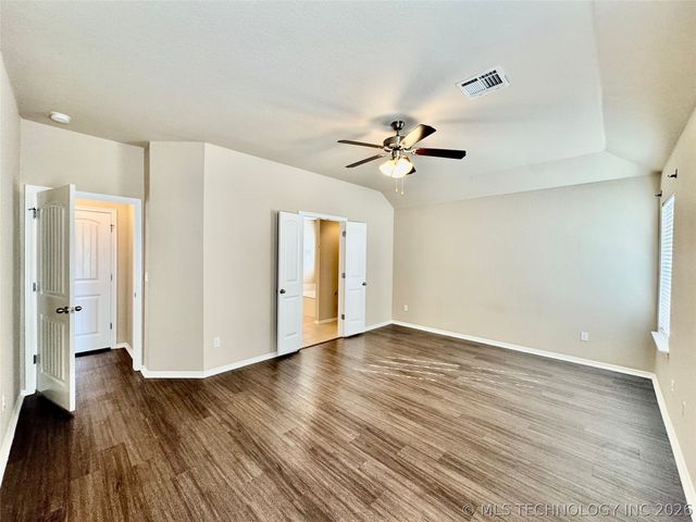 10724 N 146th East Avenue, Owasso, OK 74055