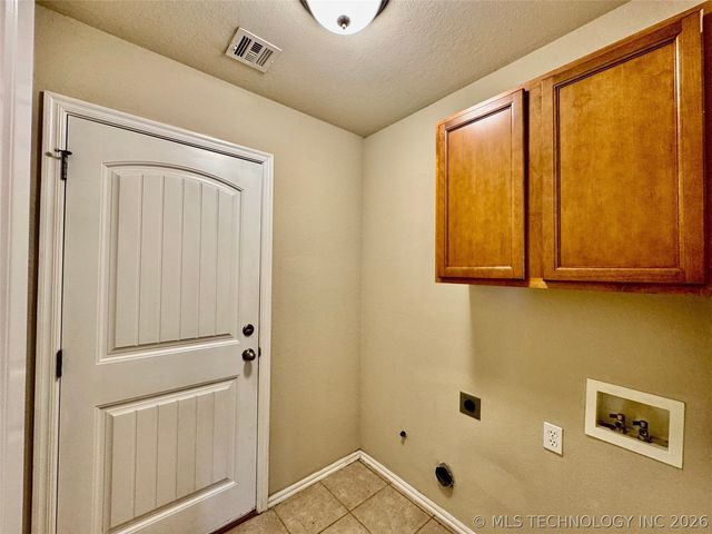 10724 N 146th East Avenue, Owasso, OK 74055