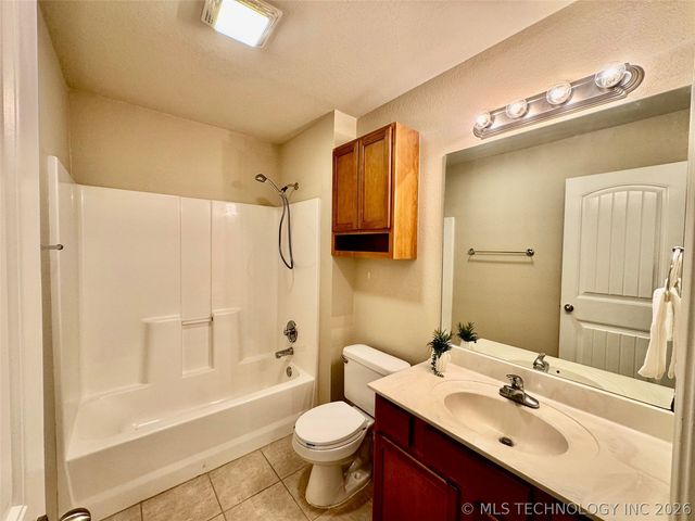 10724 N 146th East Avenue, Owasso, OK 74055