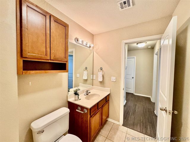 10724 N 146th East Avenue, Owasso, OK 74055