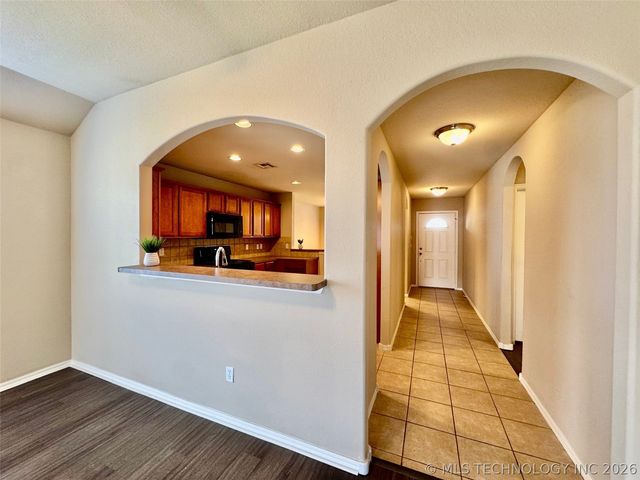 10724 N 146th East Avenue, Owasso, OK 74055