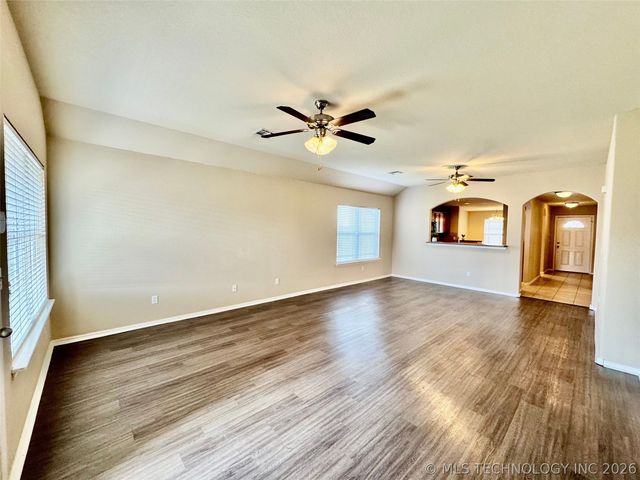 10724 N 146th East Avenue, Owasso, OK 74055