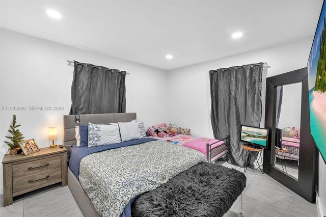 14140 NE 10th Avenue, North Miami, FL 33161