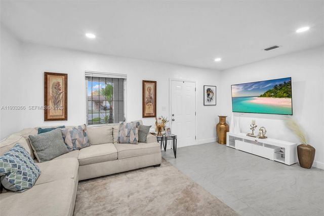 14140 NE 10th Avenue, North Miami, FL 33161