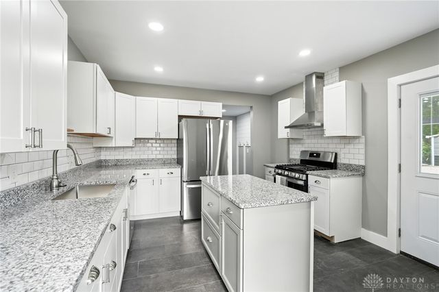 2226 E High Street, Springfield, OH 45505