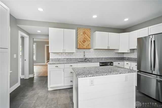 2226 E High Street, Springfield, OH 45505