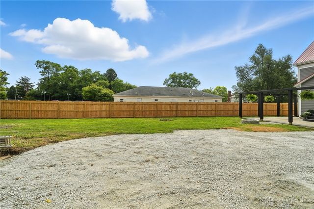 2226 E High Street, Springfield, OH 45505