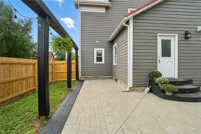 2226 E High Street, Springfield, OH 45505