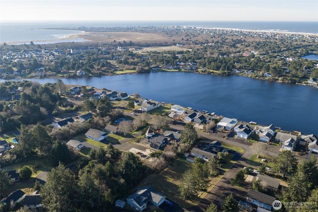 834 Whale Court SW, Ocean Shores, WA 98569