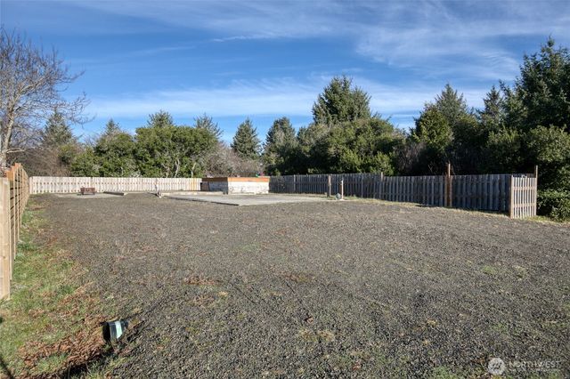 834 Whale Court SW, Ocean Shores, WA 98569