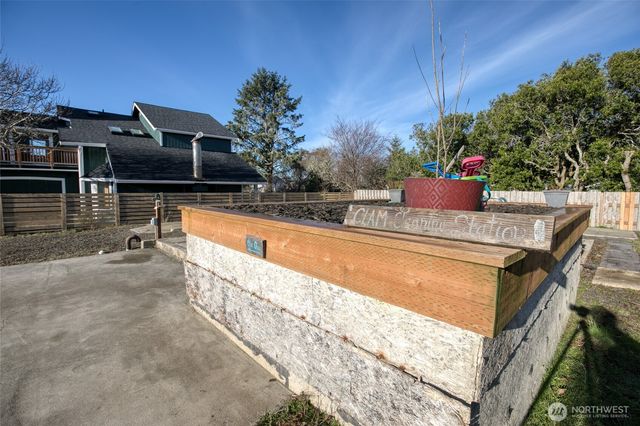 834 Whale Court SW, Ocean Shores, WA 98569