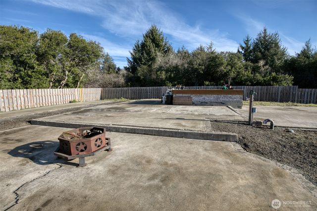 834 Whale Court SW, Ocean Shores, WA 98569