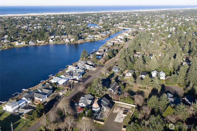 834 Whale Court SW, Ocean Shores, WA 98569