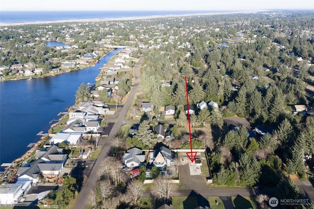 834 Whale Court SW, Ocean Shores, WA 98569