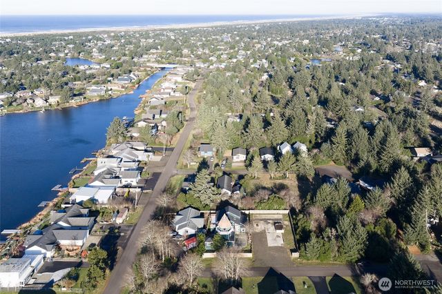 834 Whale Court SW, Ocean Shores, WA 98569
