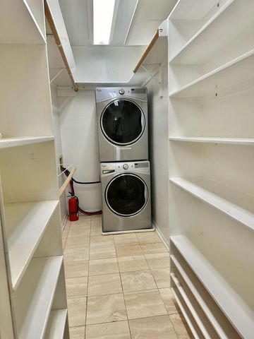 2100 Tanglewilde Street 537, Houston, TX 77063